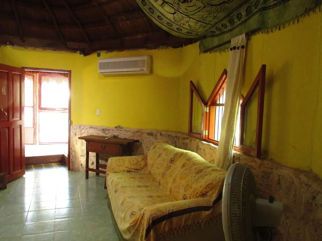 Bed and Breakfast Organic Yoga Mexico à Akumal Couette-café